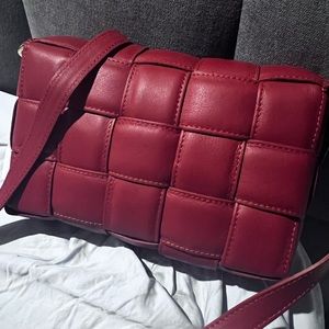 Beautiful Unica! Firenze Burgundy Weaved Leather Crossbody